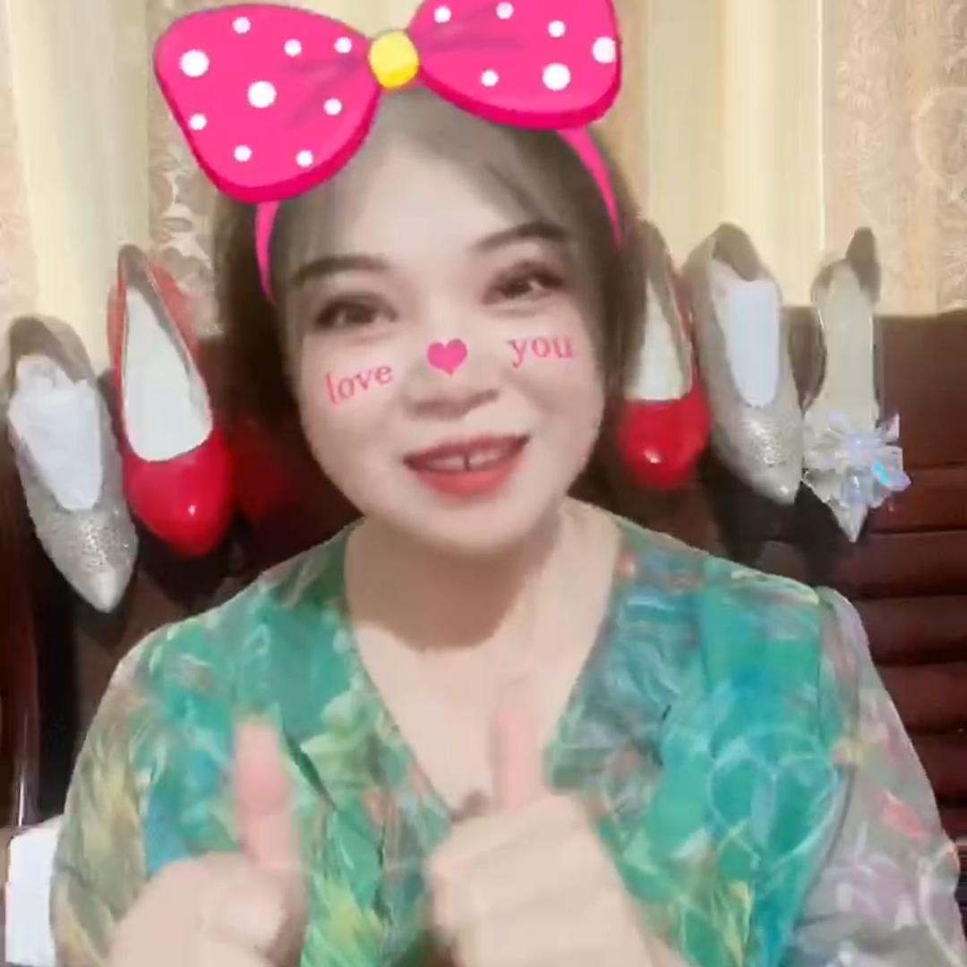 谢四姐美玉足橱窗有9.9女鞋厂