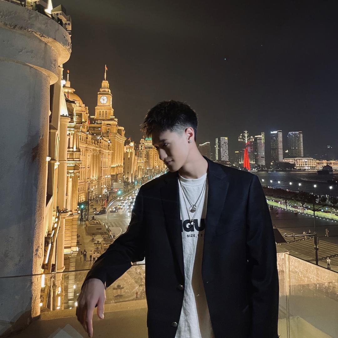 九九在发“愁”