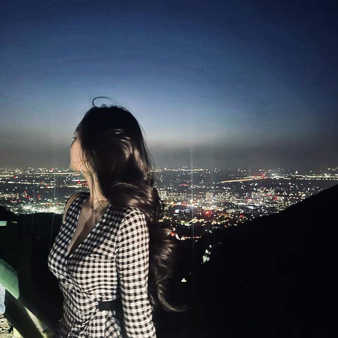 来自外太空的女士