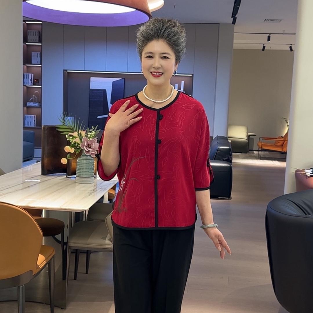 抖夫人精品妈妈装工厂店