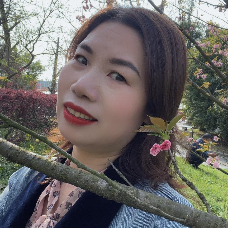 步行街内再美钟芳兰