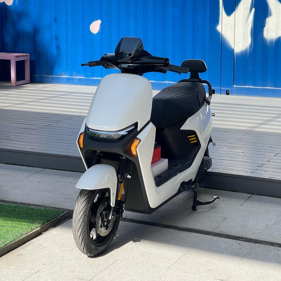 武汉兄弟电动车（新车半价）