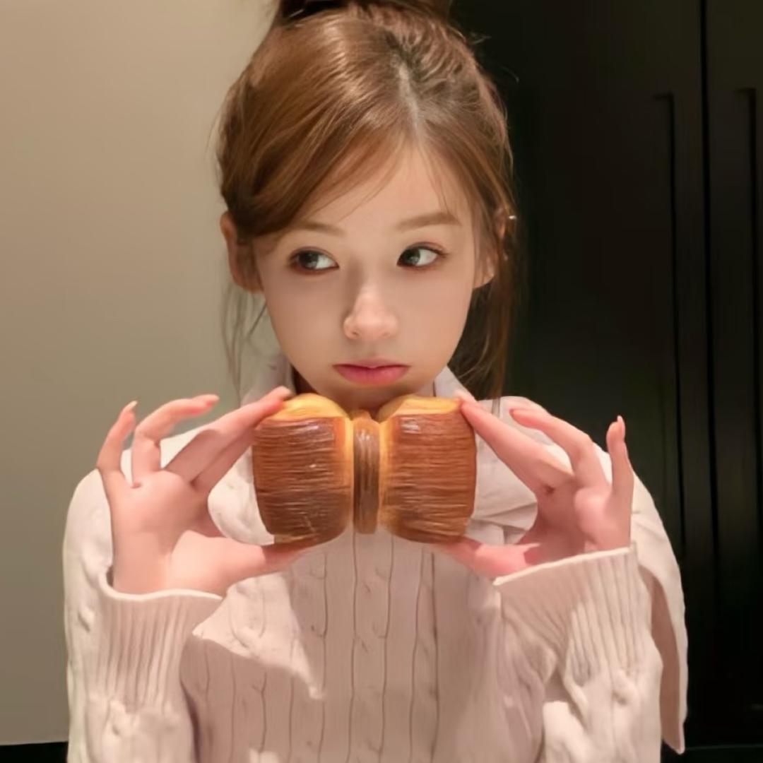 半只小月亮🌙