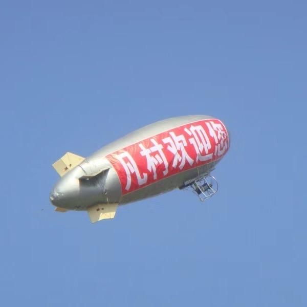 天鹅湖畔