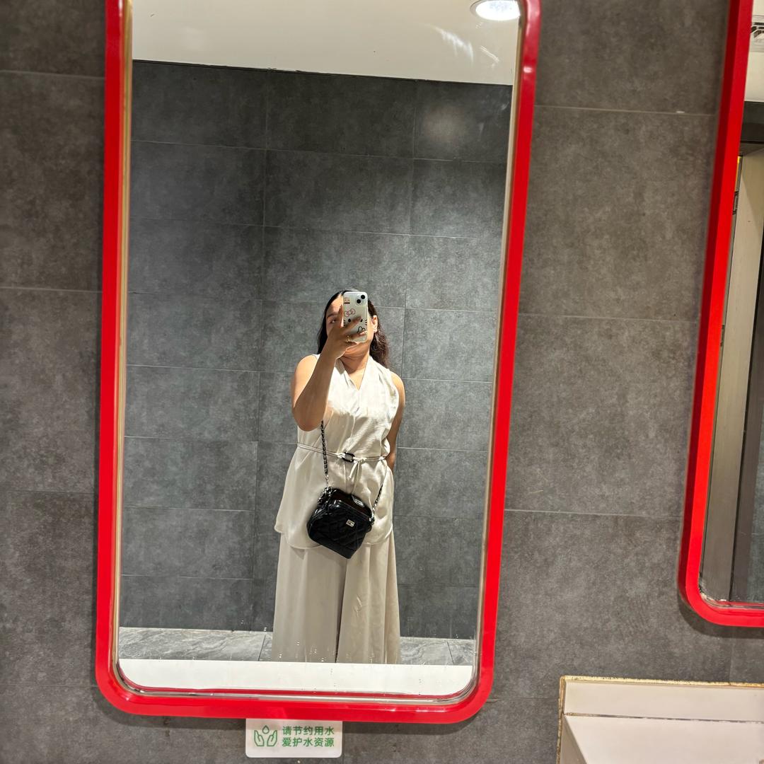 微微一笑笑倾城