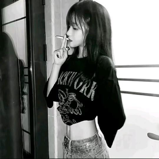 敏敏好烦.