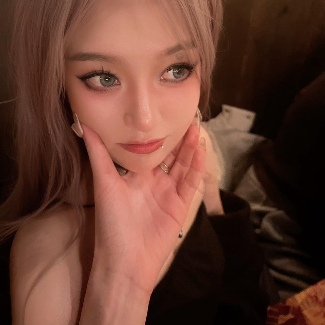 他叫我别老看手机