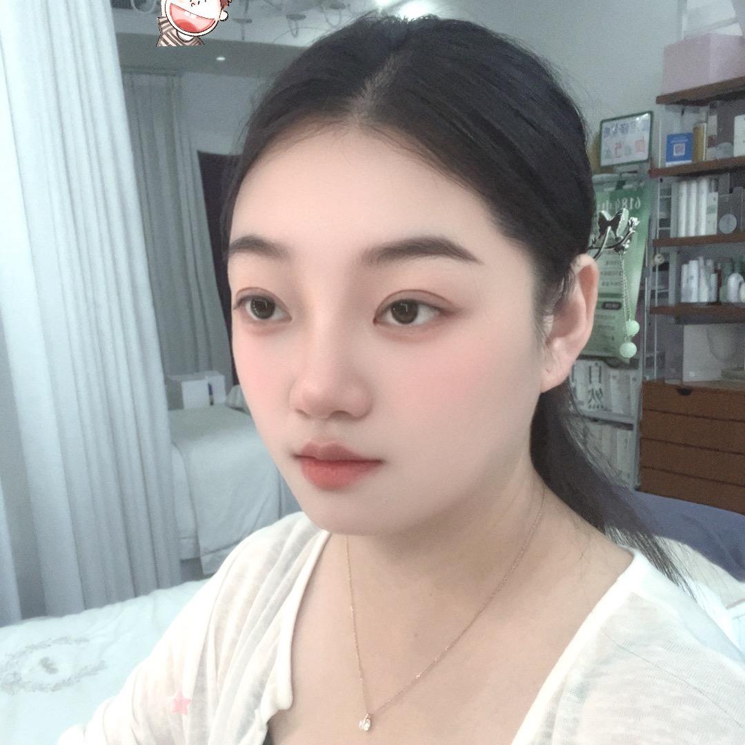 我是化妆师培培