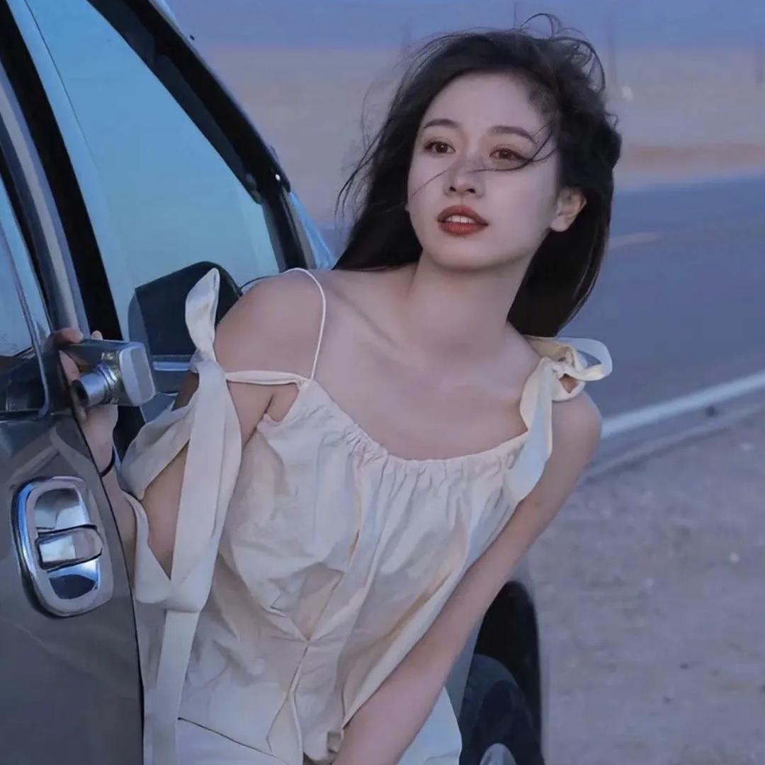 妍汐百货女装