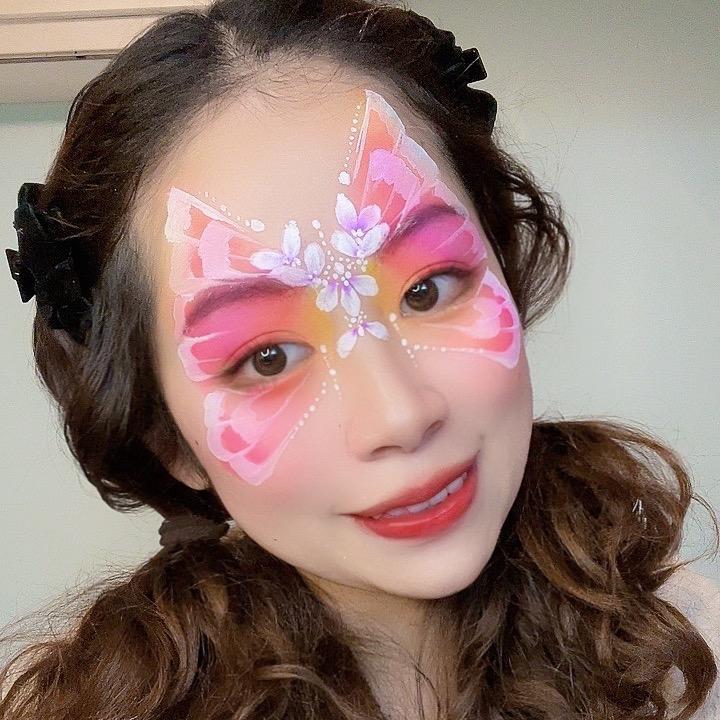 画彩绘的阳阳妈妈（阳阳妈团队）