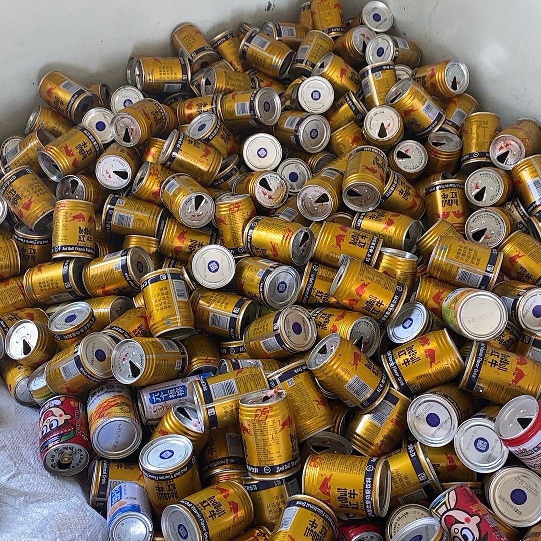 张总专业回收易拉罐，《再生之源回收站