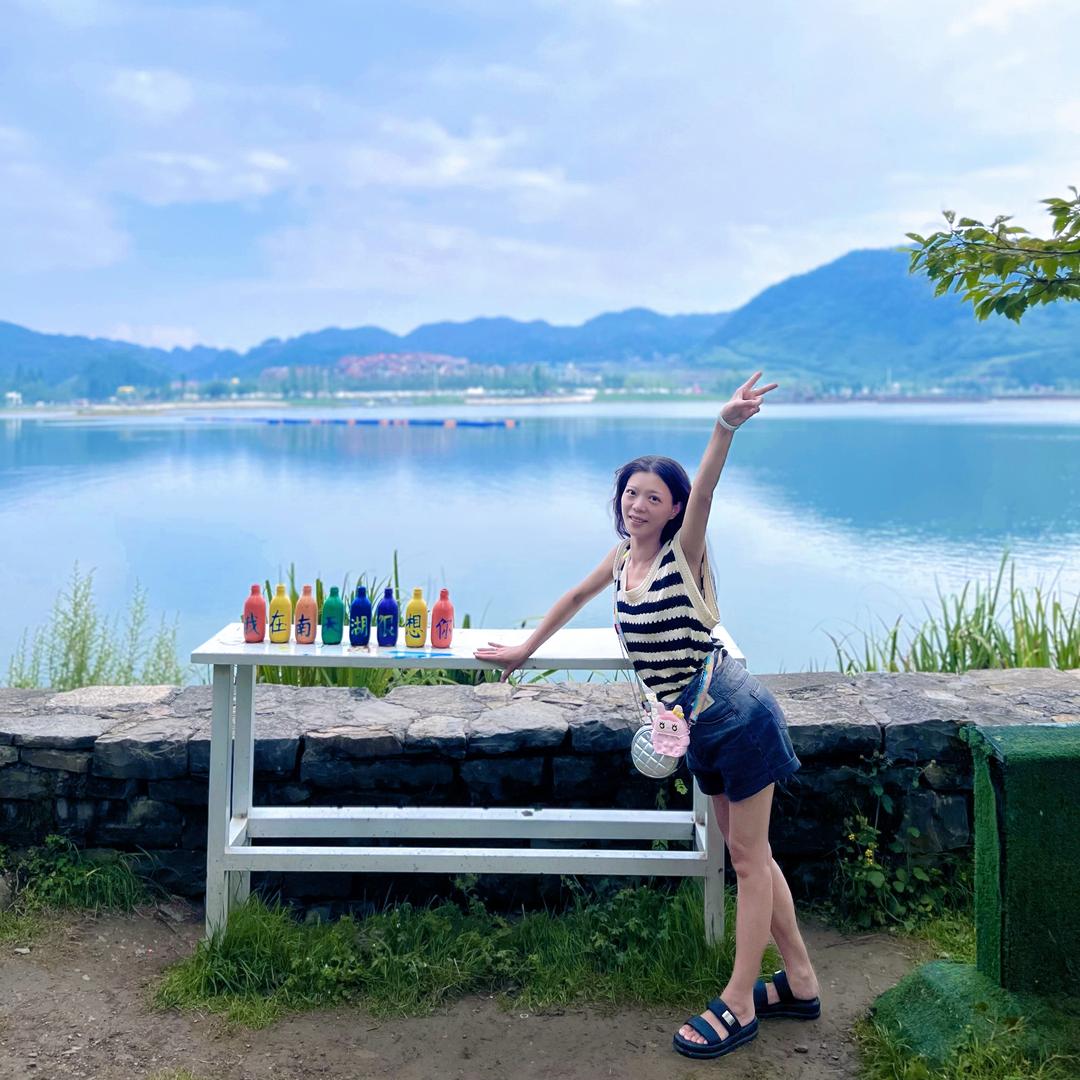 莉爷💋头像