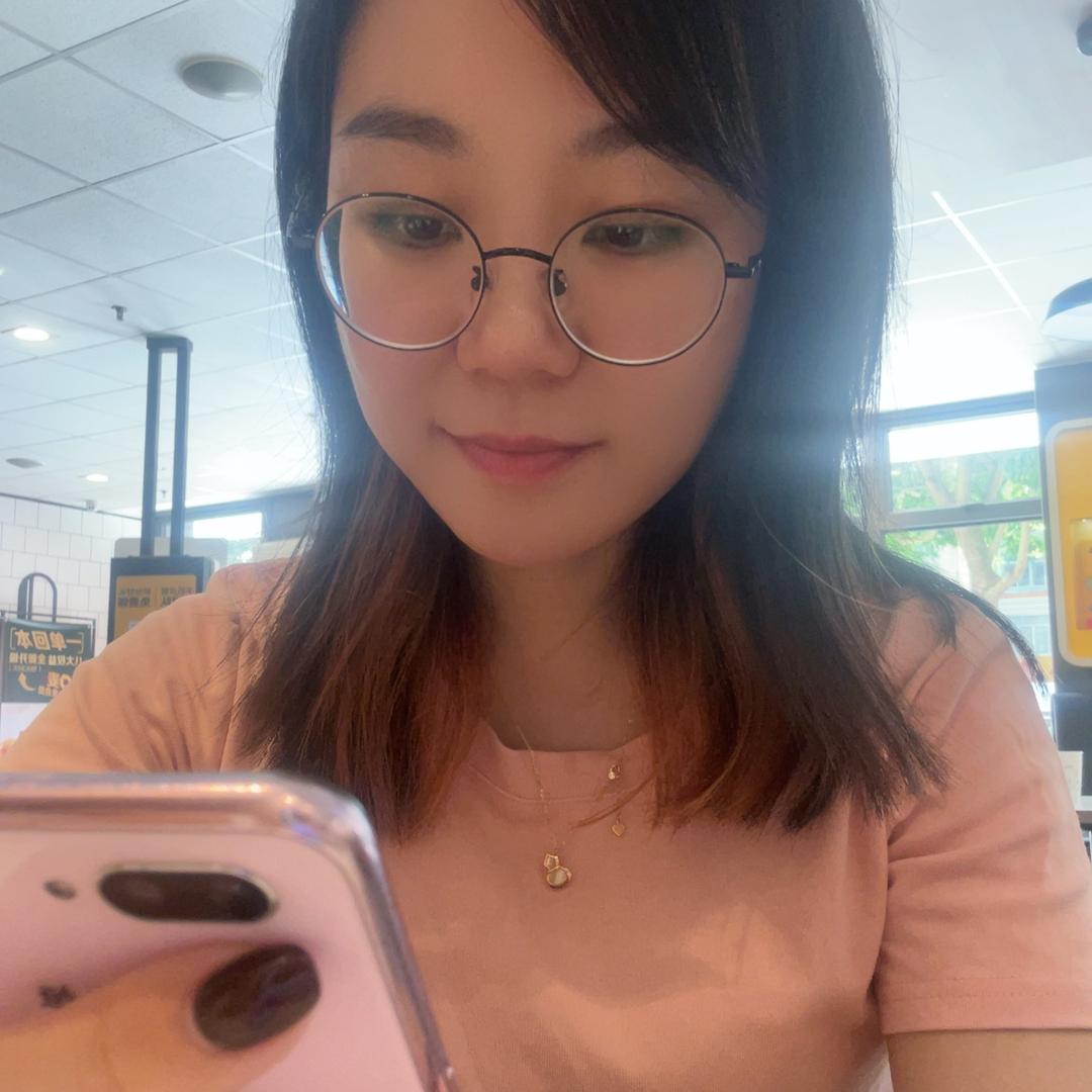璐佳佳