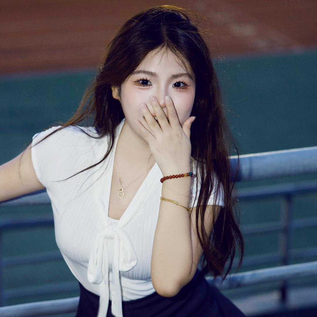 奈斯婚纱化妆师～红红