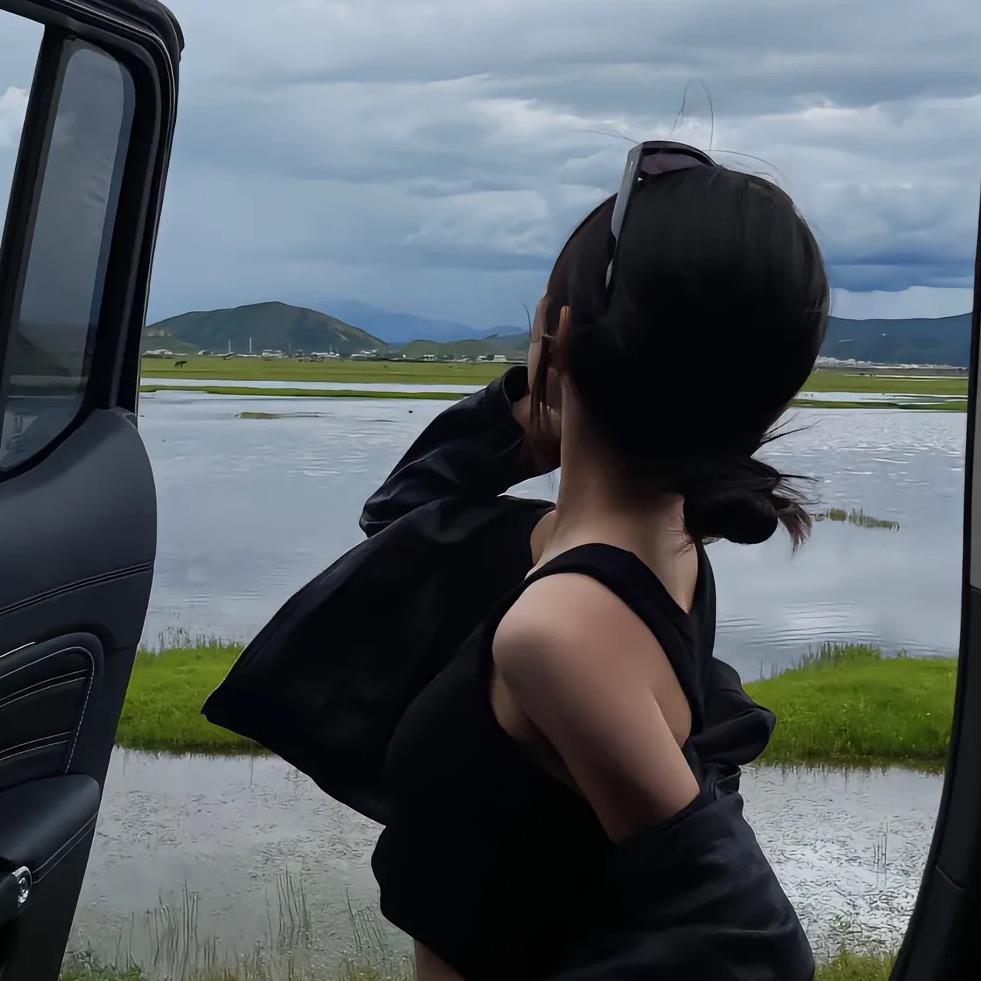 不买口红的姑娘