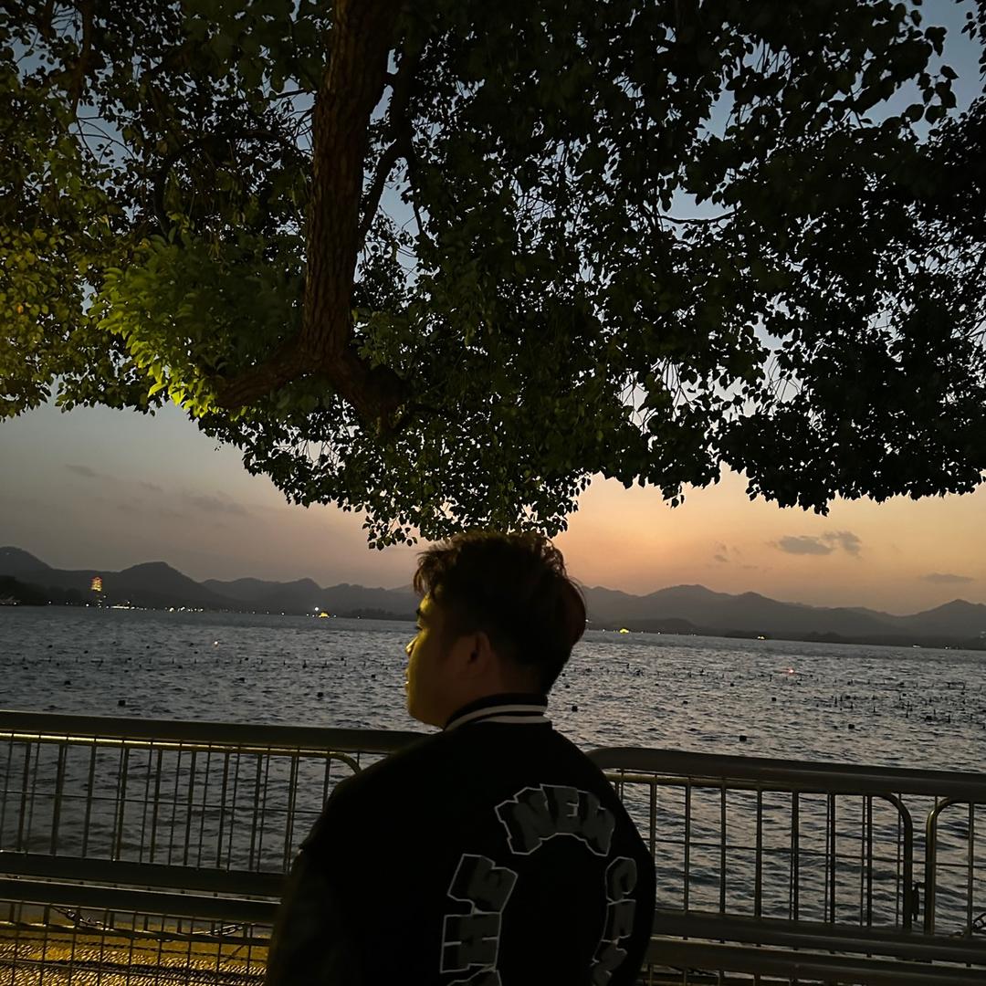 帅的被追着砍三条街