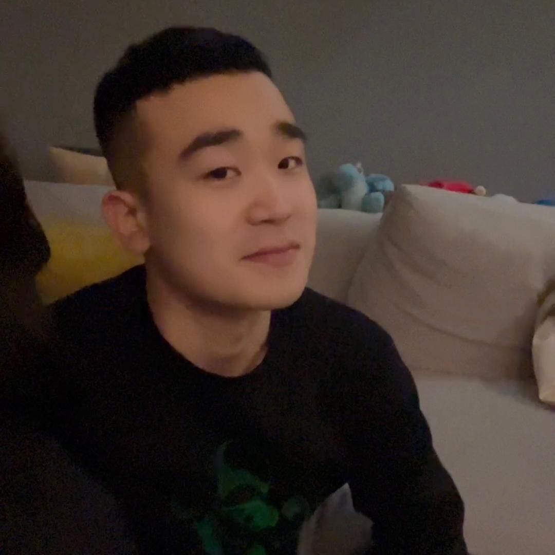 小刘收折叠屏手机🏃