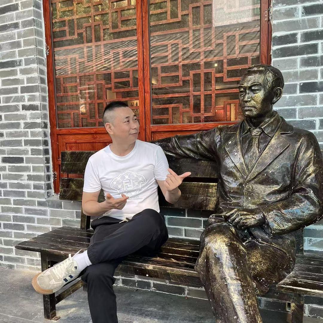 朱哥鸿蒙智行高端新能源豪博汽车