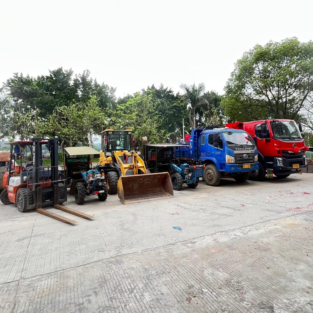 肖，铲车叉车出租、建筑木材运输