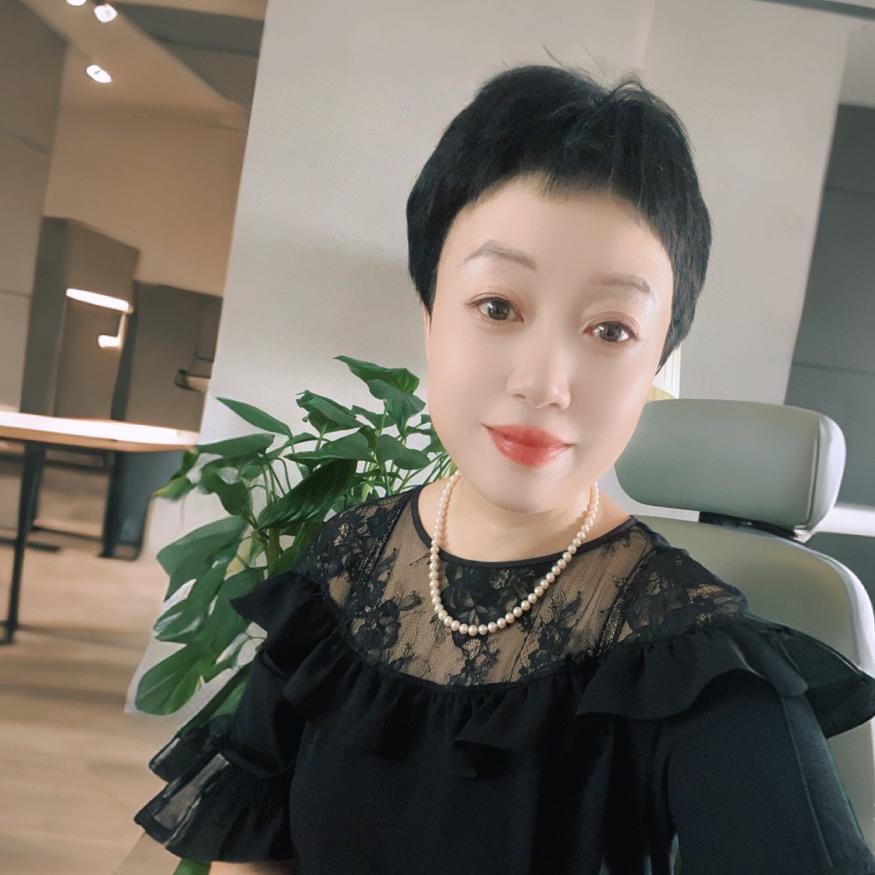 花姑娘轻奢穿搭