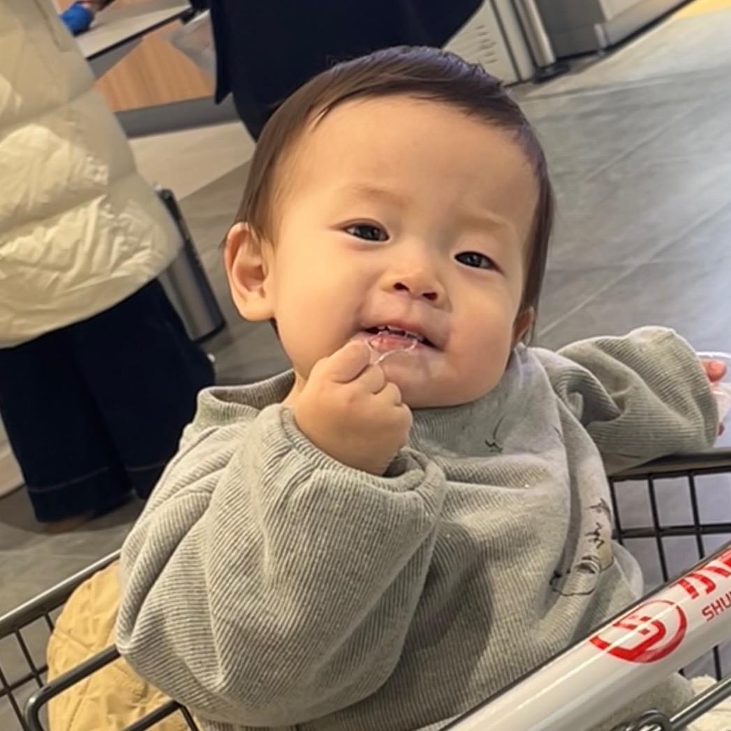 颜颜.
