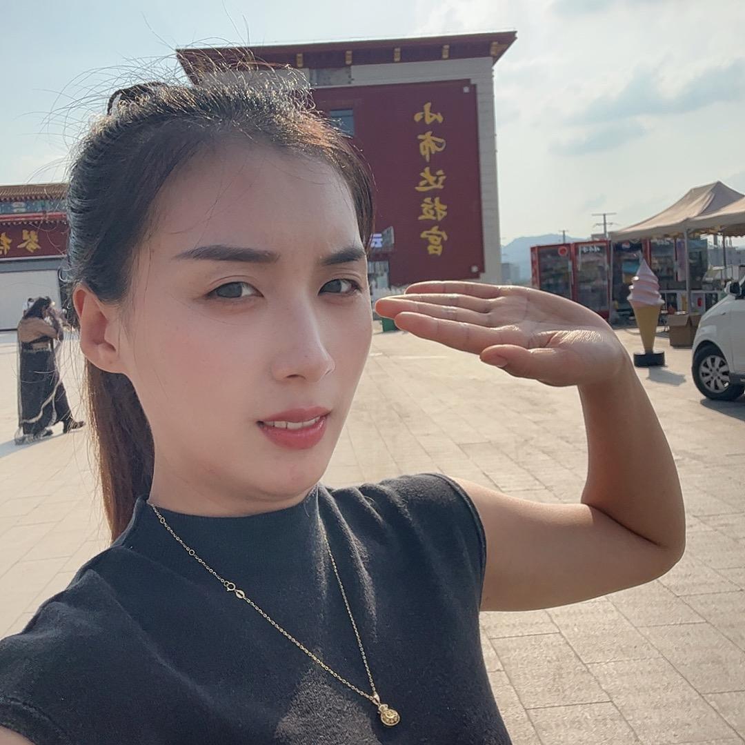 超市老板娘