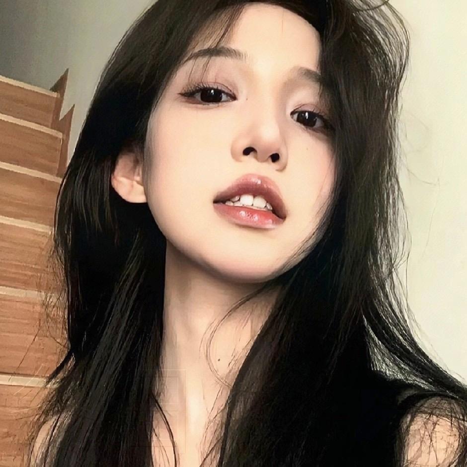眼下的泪痣^_^