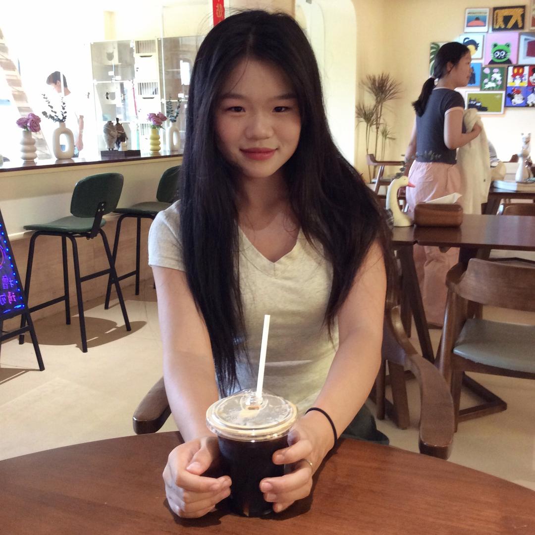 小余茵