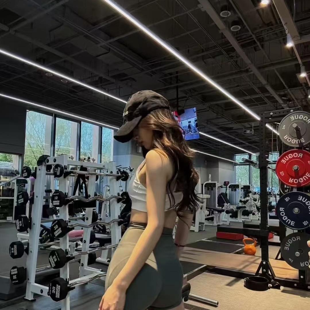 万象健身游泳李教练