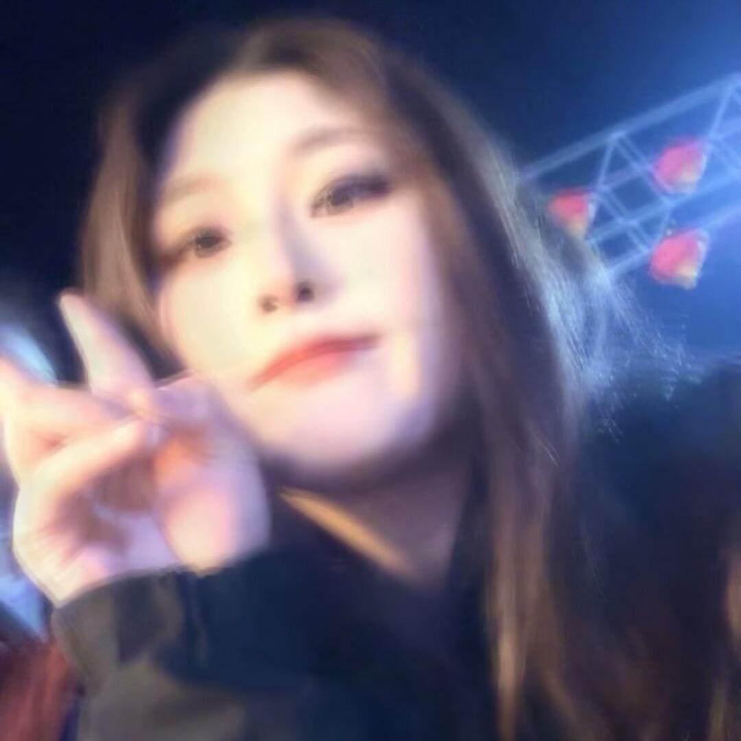 努力挣钱的两姐妹
