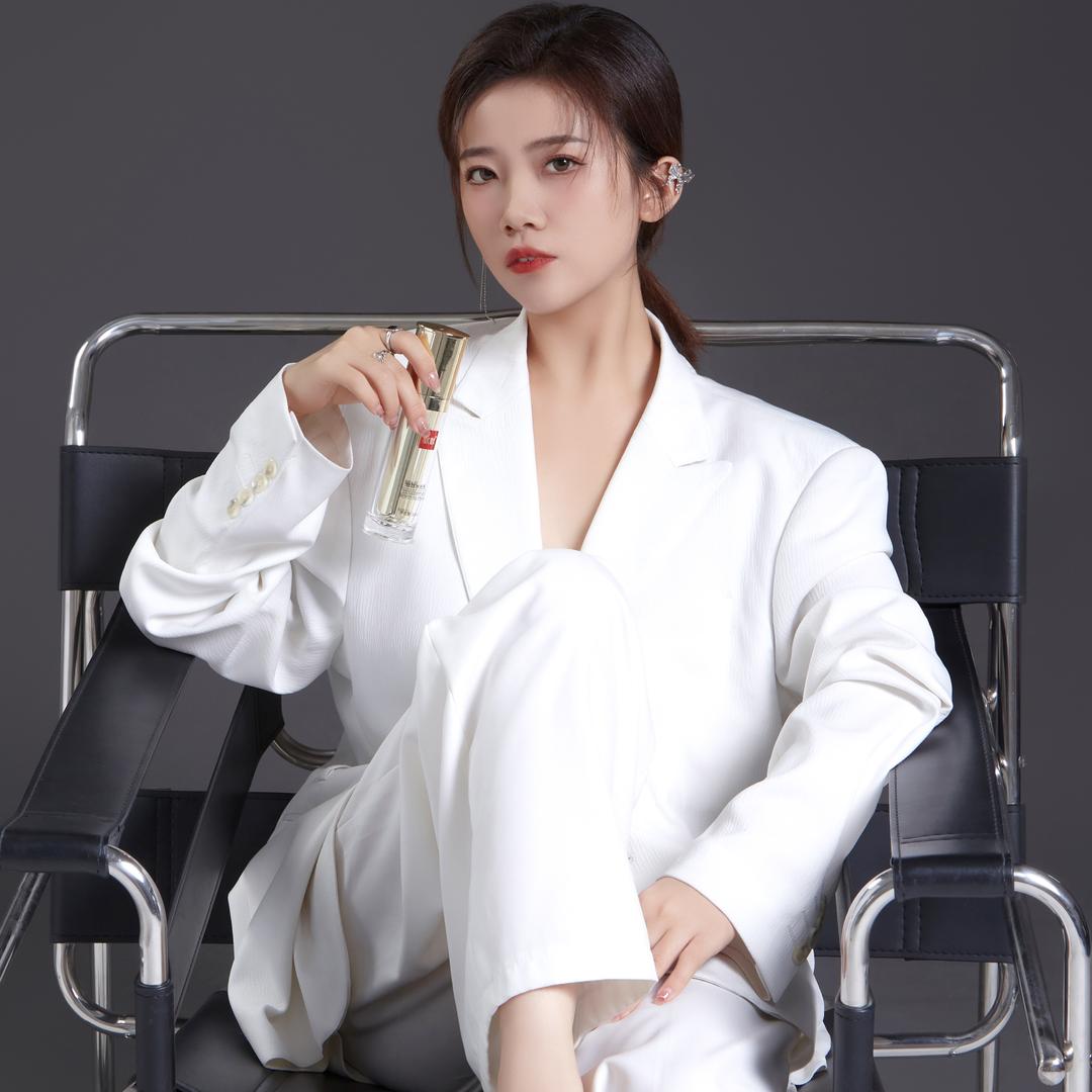 🧚小艺美妆🧚