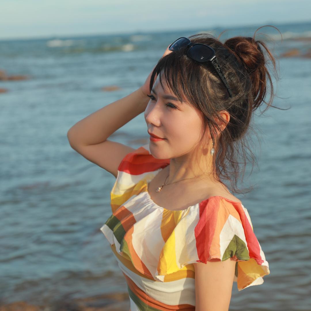 和坤堂红木~钟莉莉