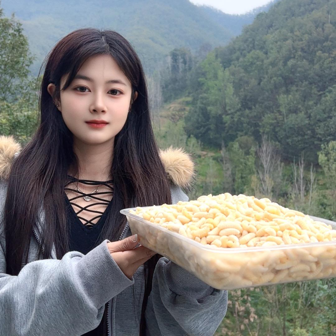 伏牛山下（锤和娟）