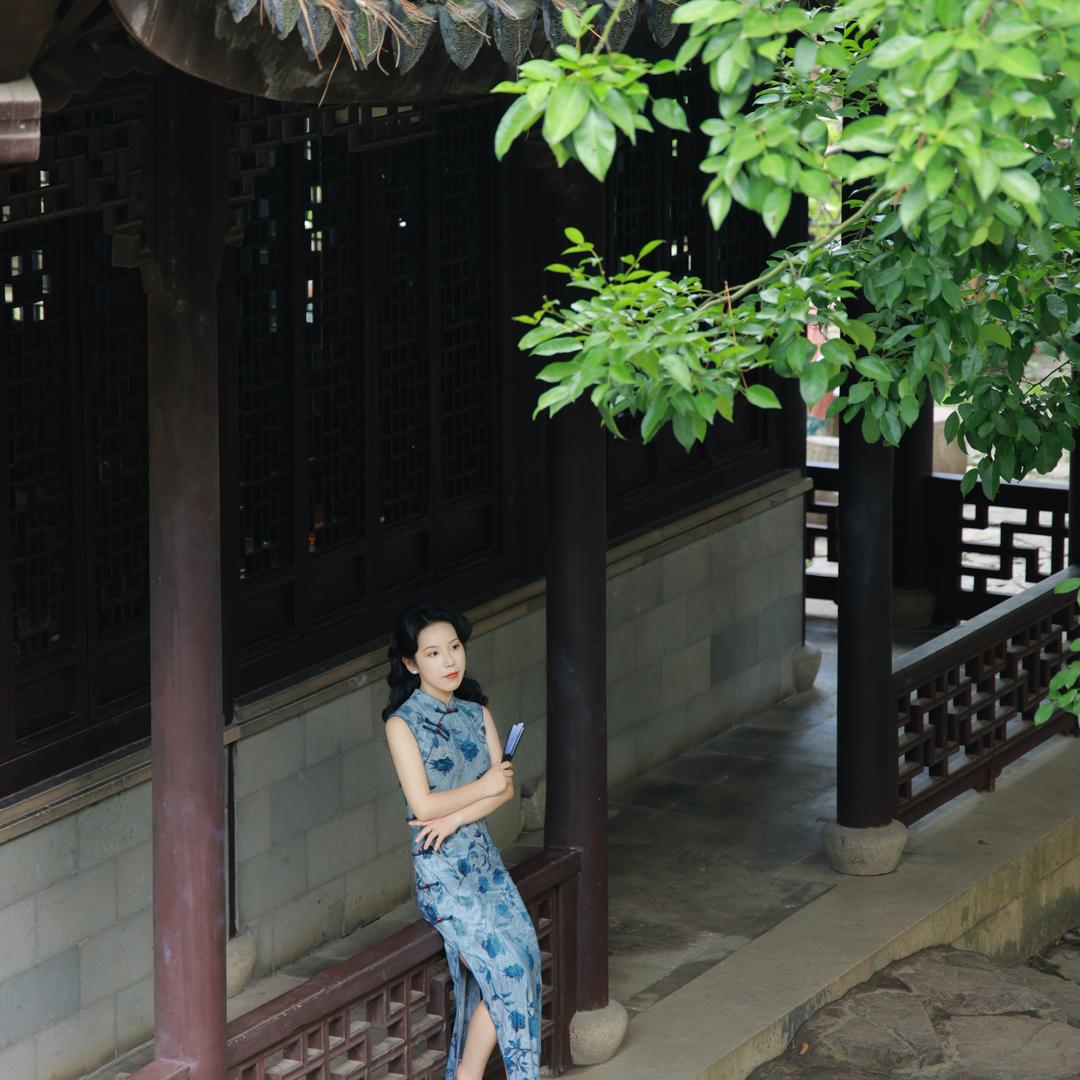 不是美女好烦啊😩