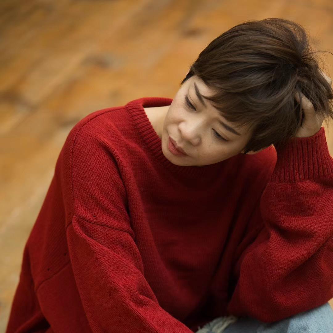 丹姐在深圳卖褶衣