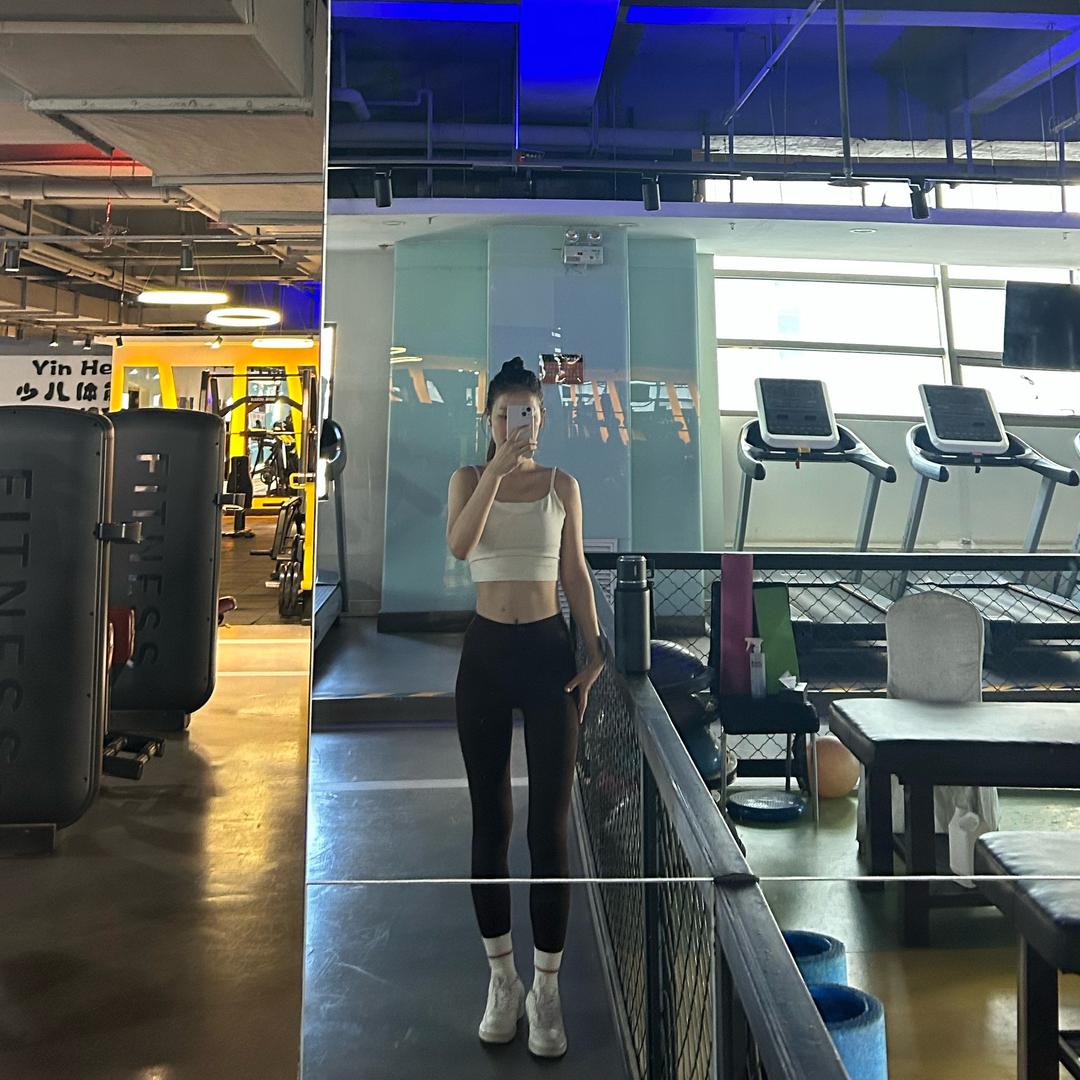 银河游泳健身陈教练