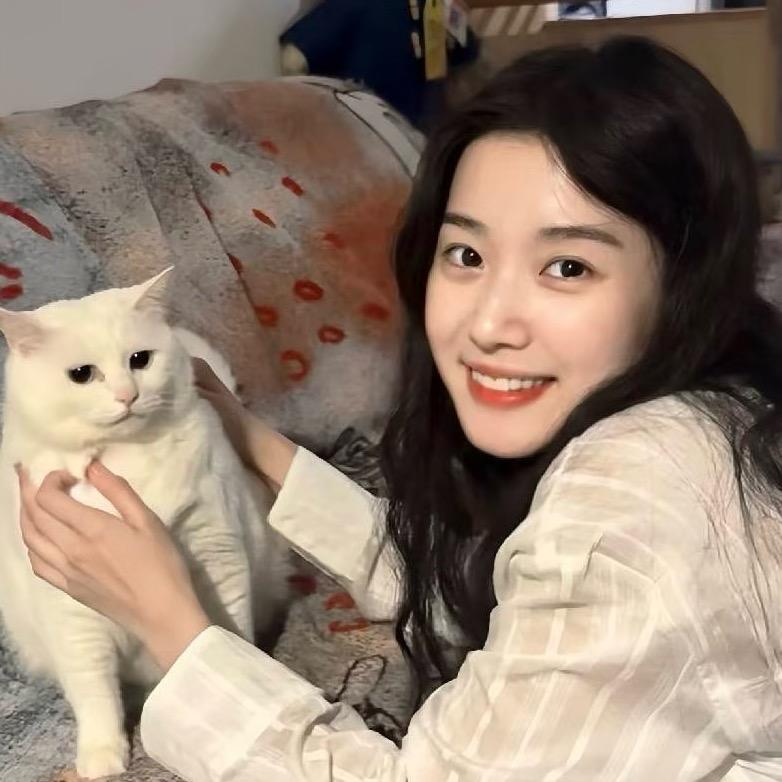 然然（睡不饱(o^^o)）