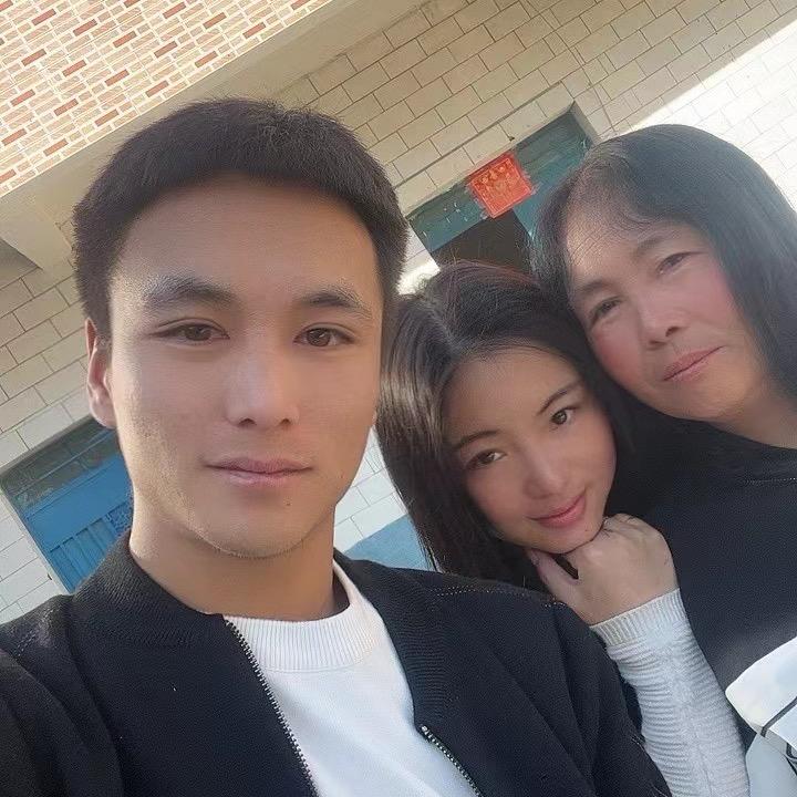 明目骑士的小燕子