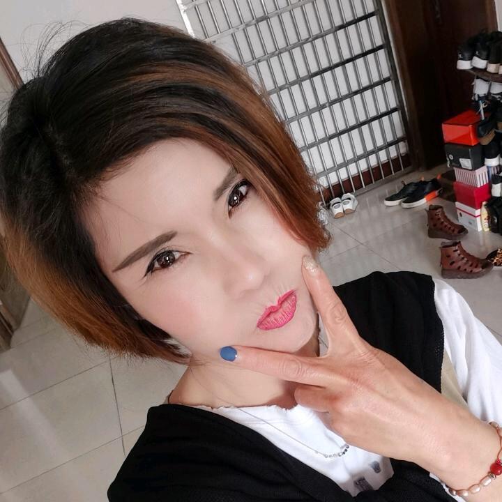 张莹