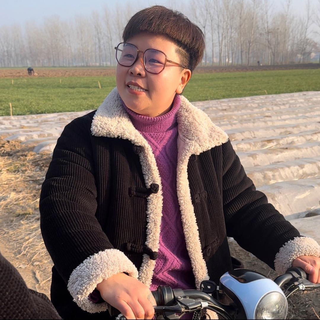 天龙湖兰子（大嫂）