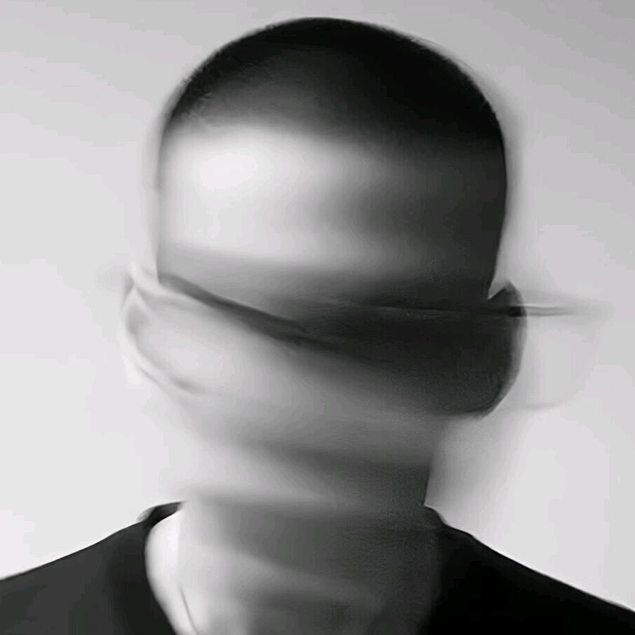 三 哥.