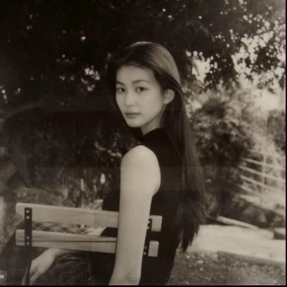 依依嫫🧚‍♀️