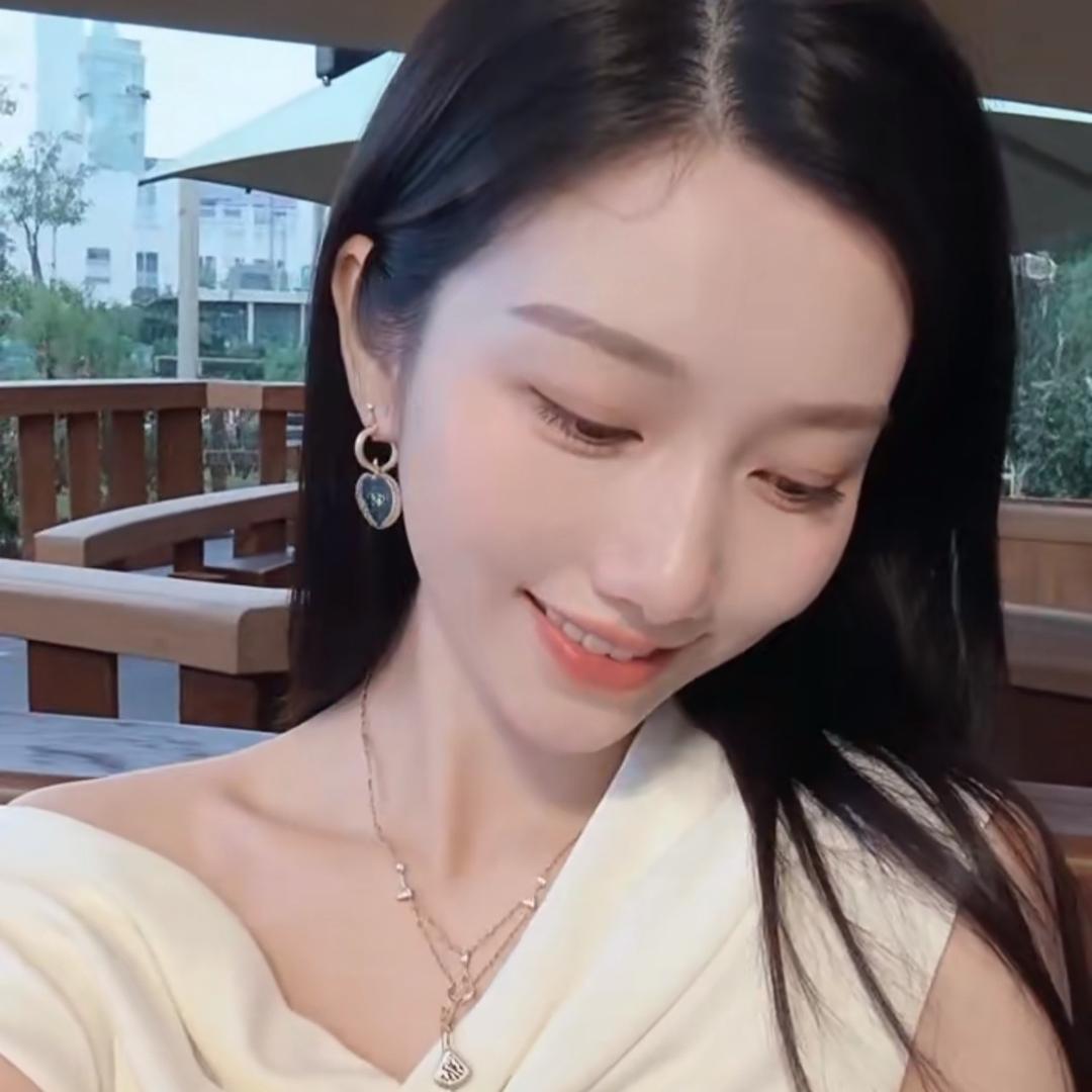 人美心善温柔体贴活泼开朗的超级大富婆🥰