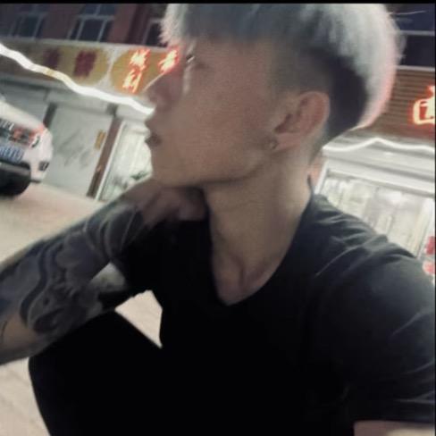 心疼你脸颊滑过的泪