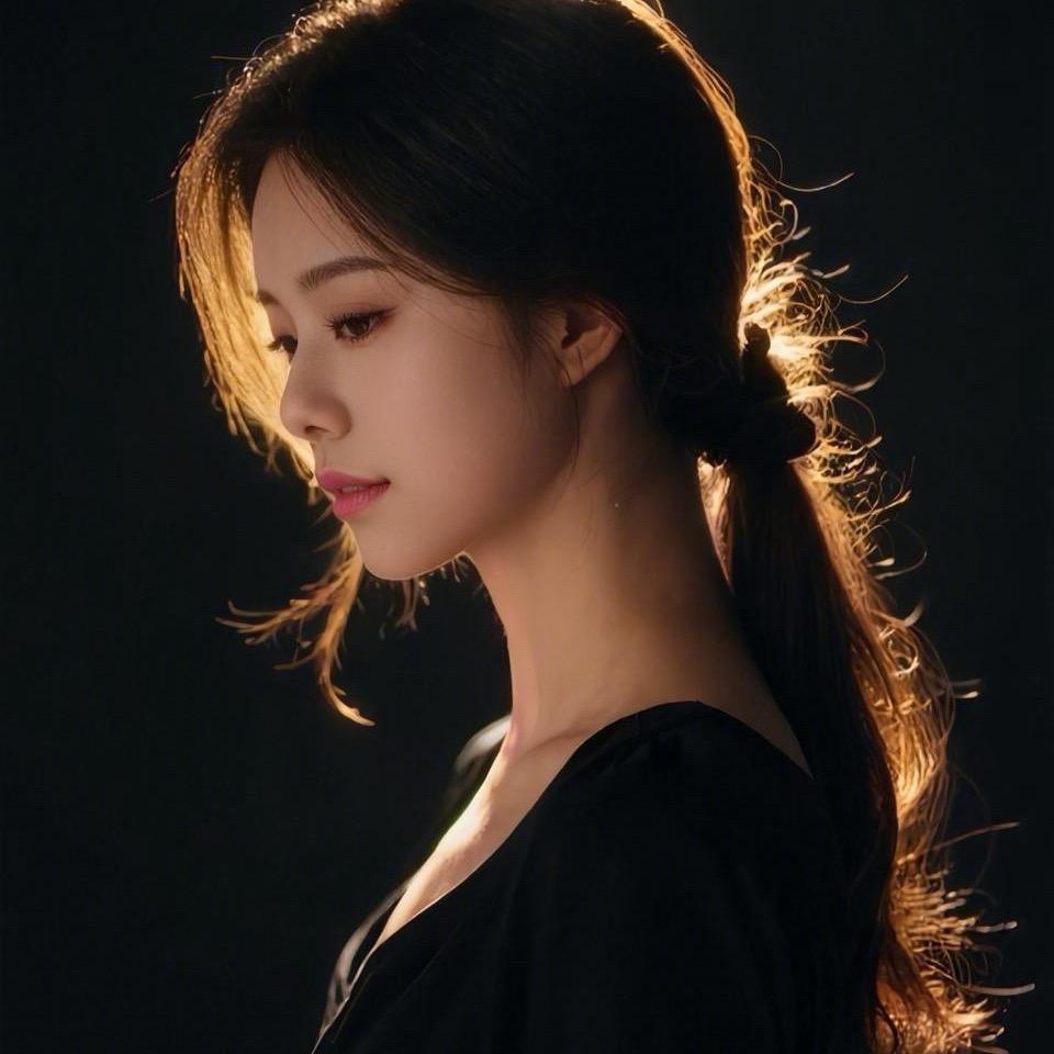 女明✨小包