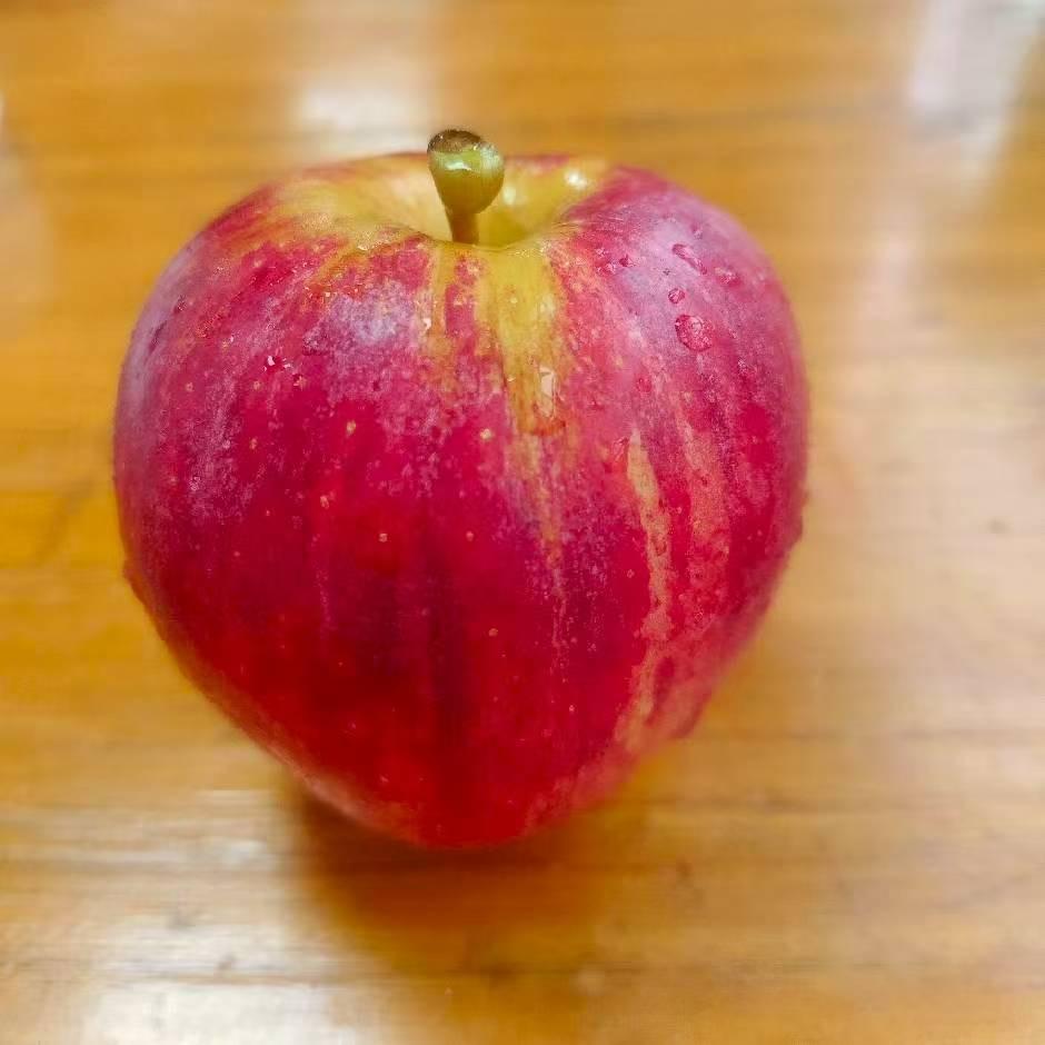 微笑（🍎）