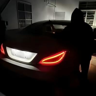 套刚戴上人跑了