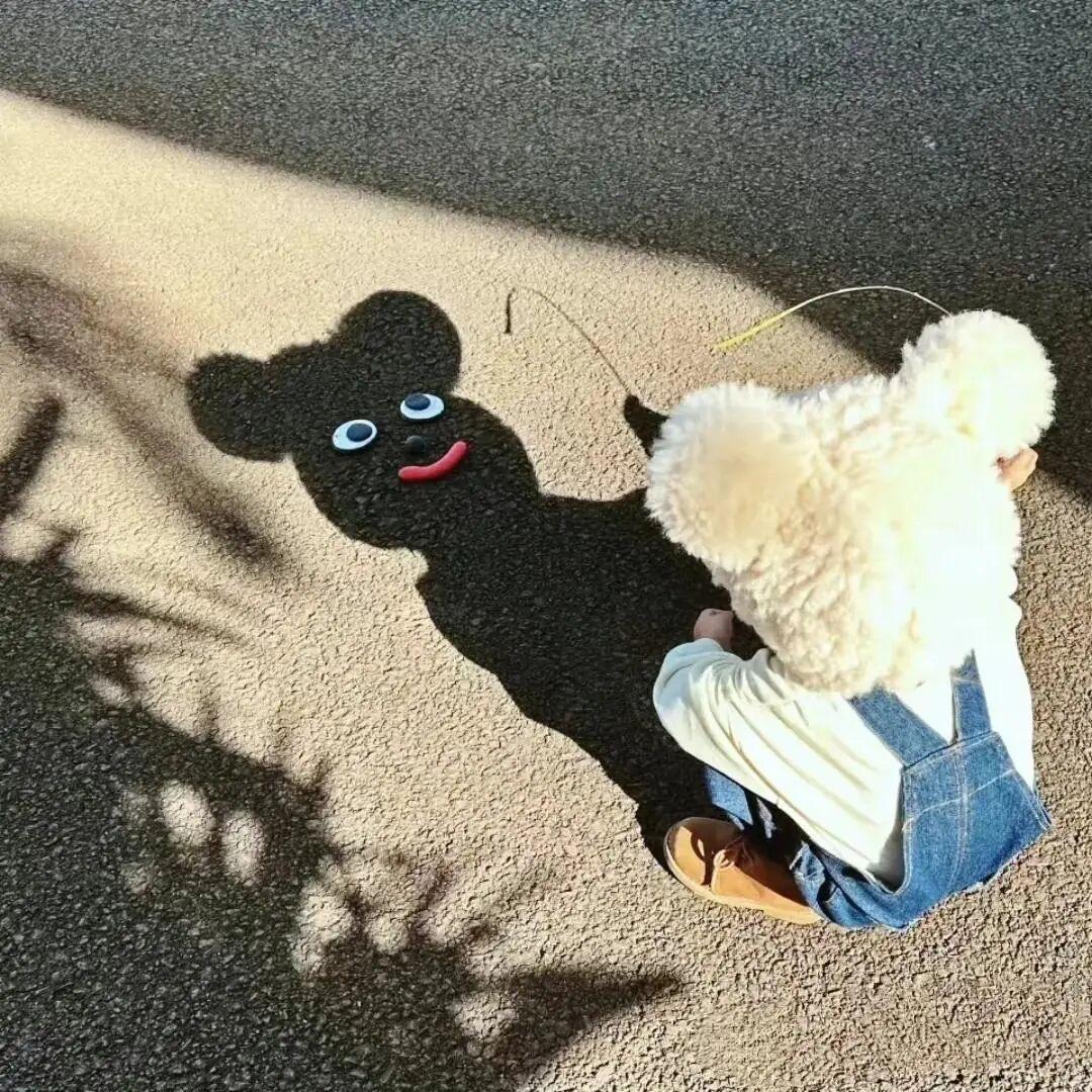 J