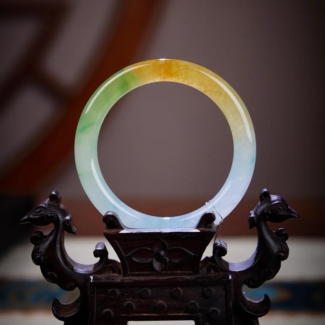 玲珑的翡翠珠宝