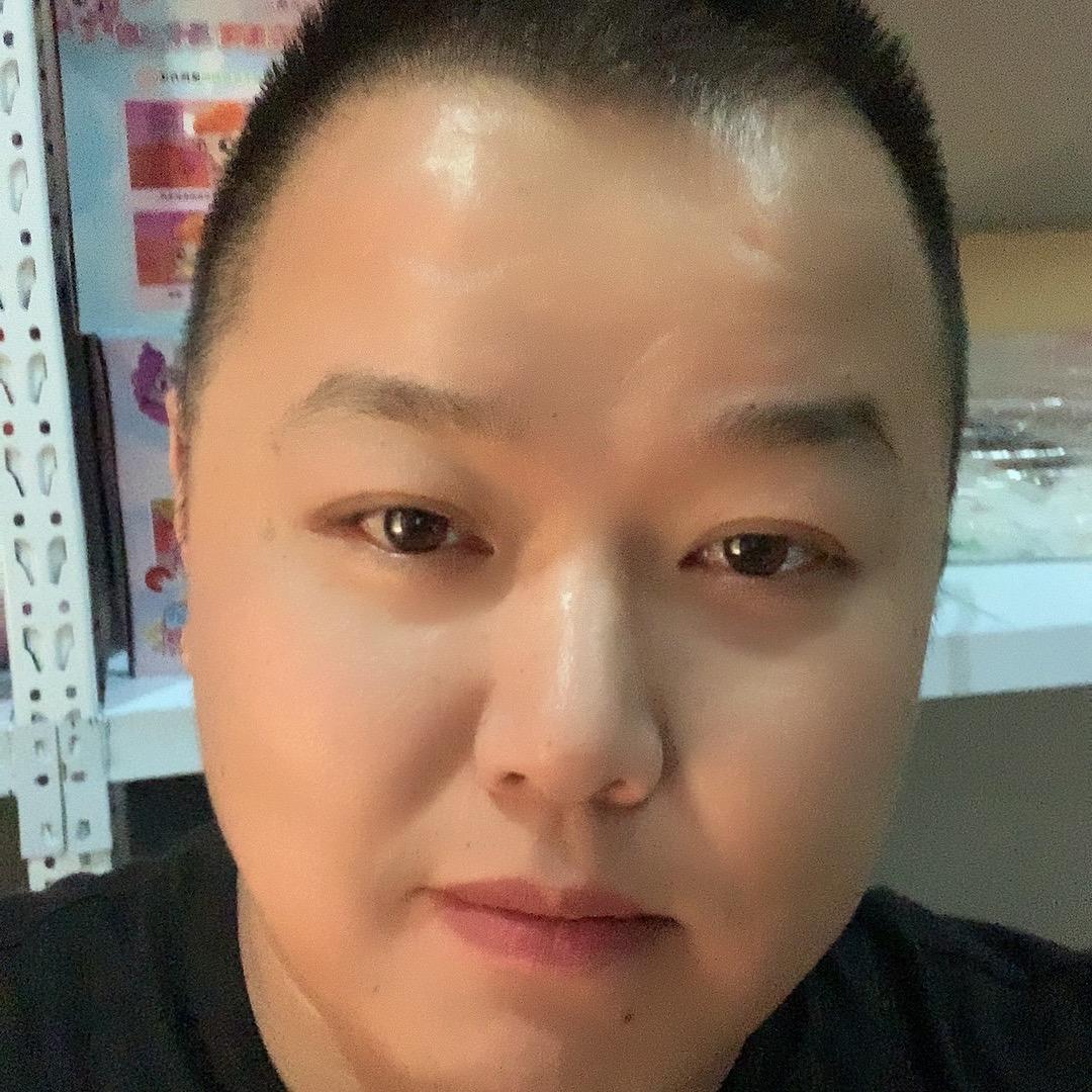 宝贝，抱紧我